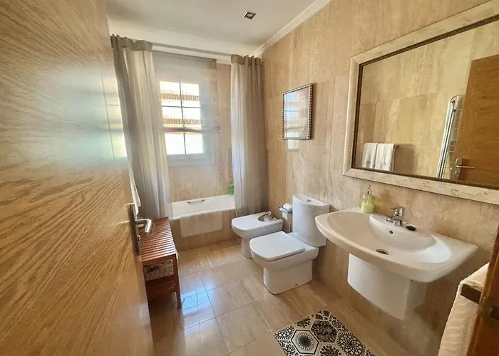 Con Garaje דירה באקיו