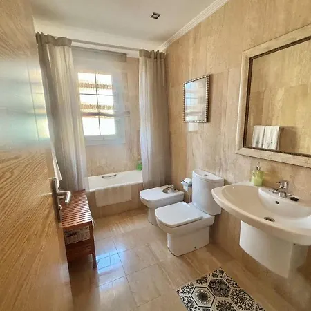 Con Garaje דירה באקיו